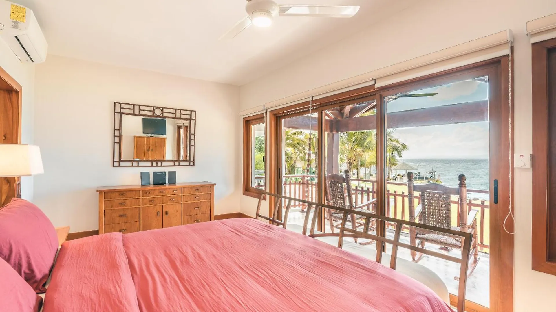 Villa 3Br Beachfront Townhouse At Puerto Bahia Samana