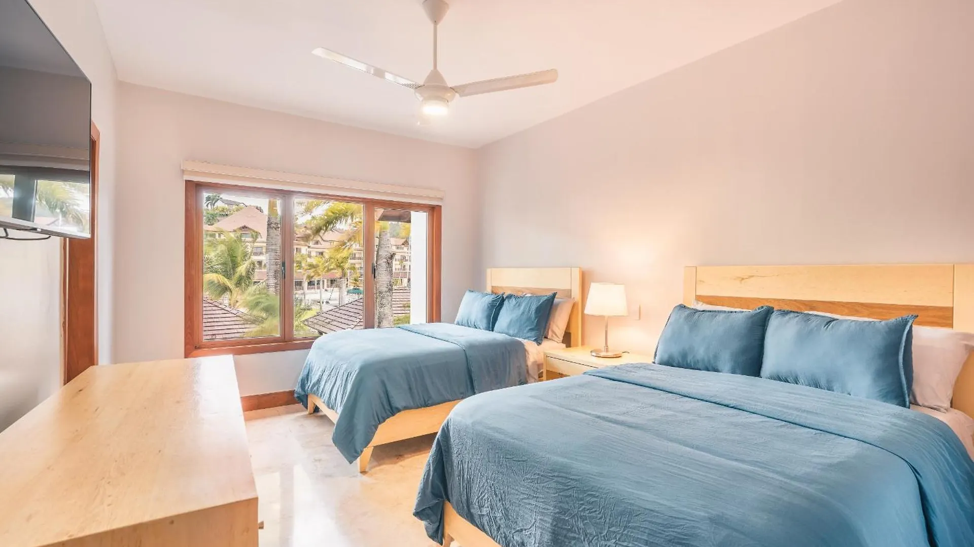 3Br Beachfront Townhouse At Puerto Bahia Samana