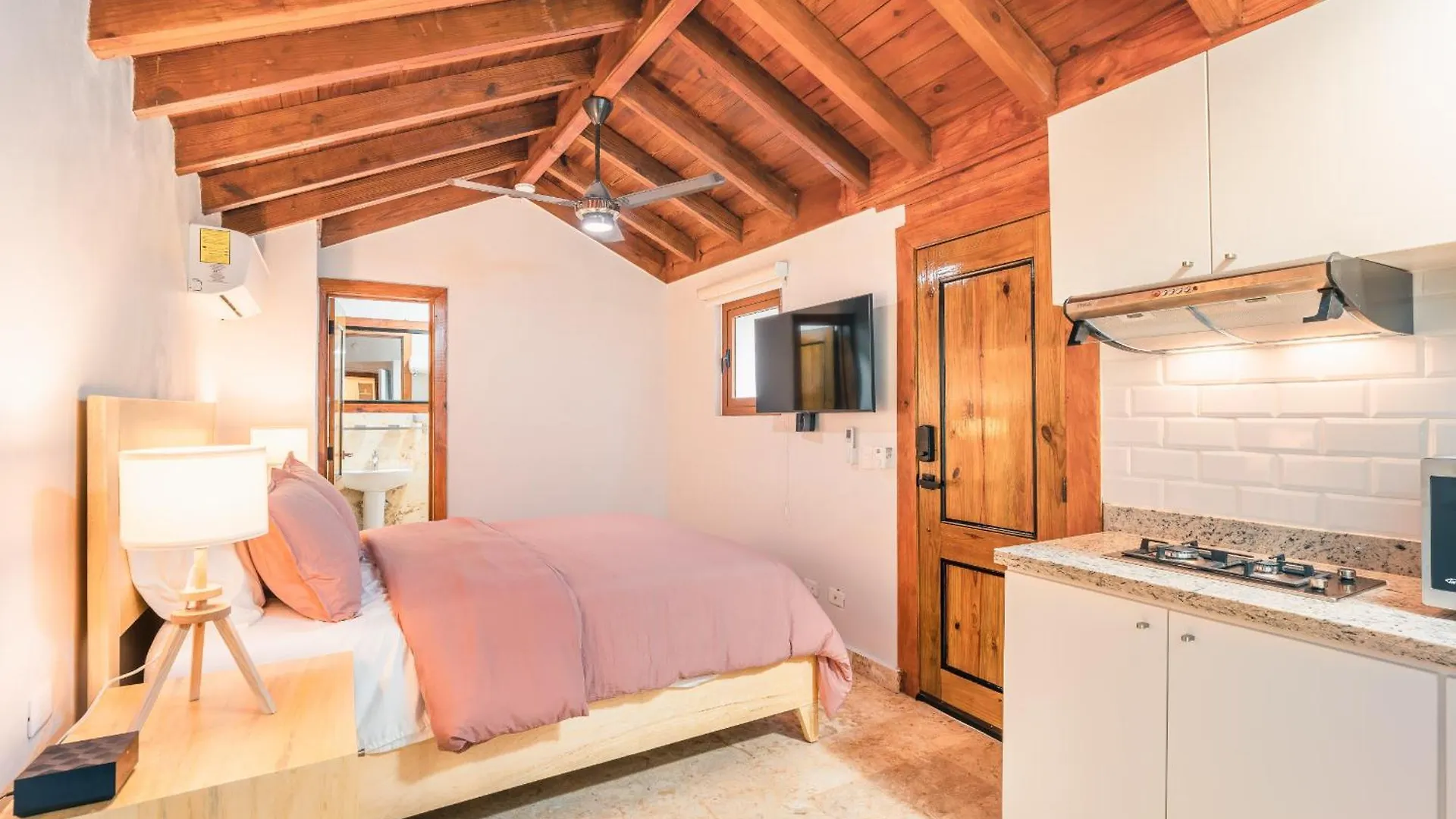 3Br Beachfront Townhouse At Puerto Bahia Samana